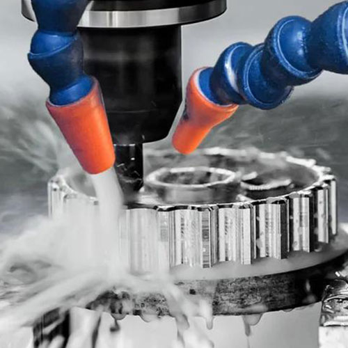 Insira os detalhes do produto (como cor, tamanho, materiais etc.) e outros requisitos específicos para receber um orçamento preciso.